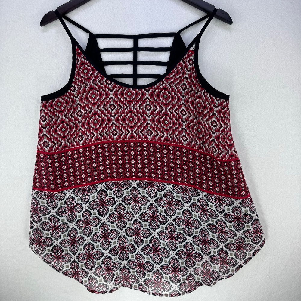 By and By Top Juniors Women Size Medium Pullover Round neck red black